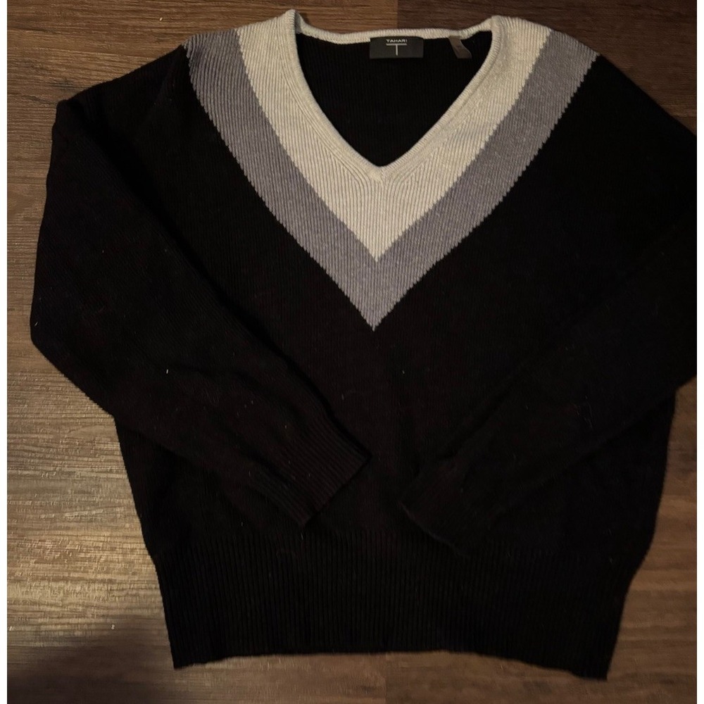 Tahari Women's Pullover Sweater Knit Ribbed V-Neckline Sz Medium Black Gray